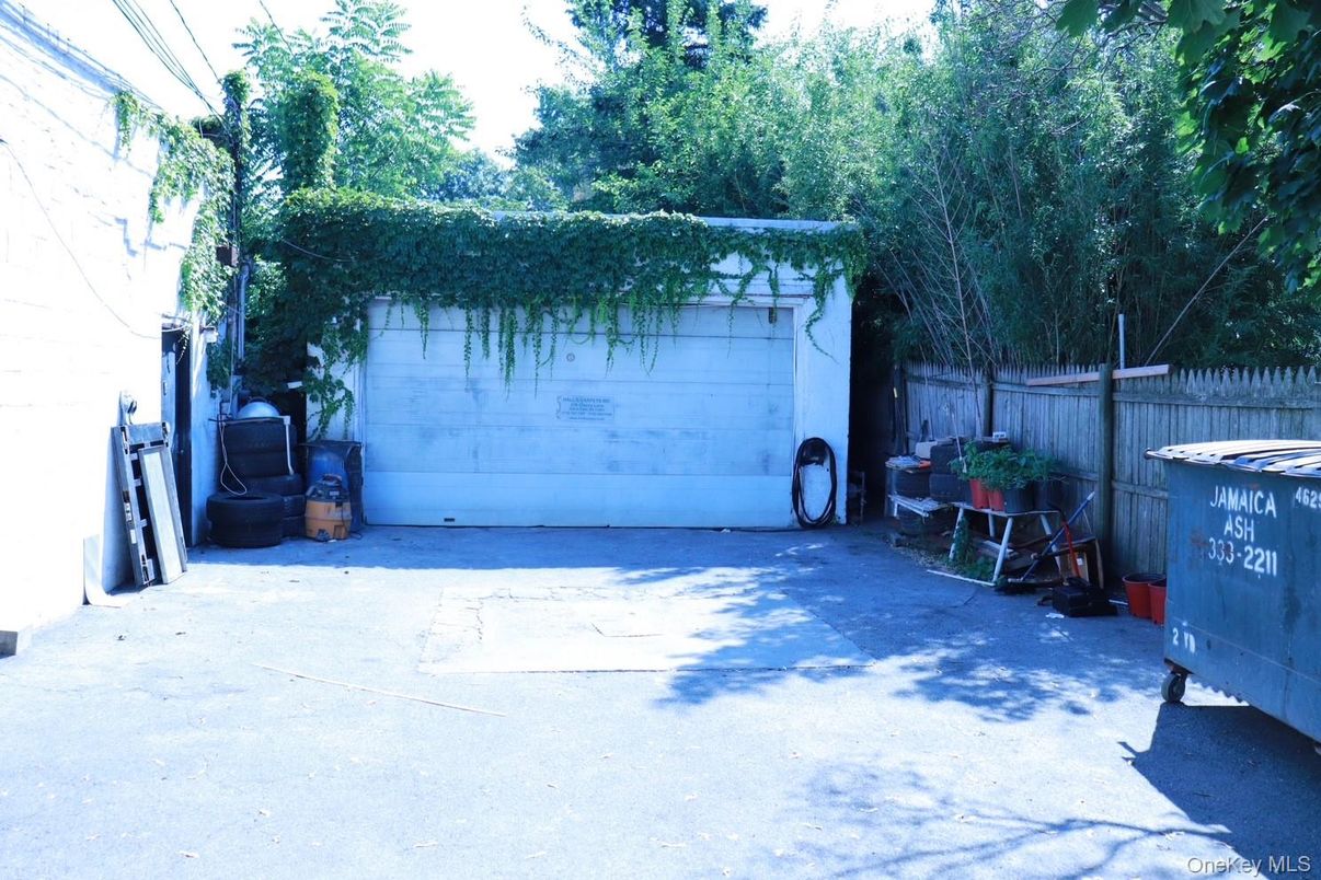 Detached Garage, Exterior