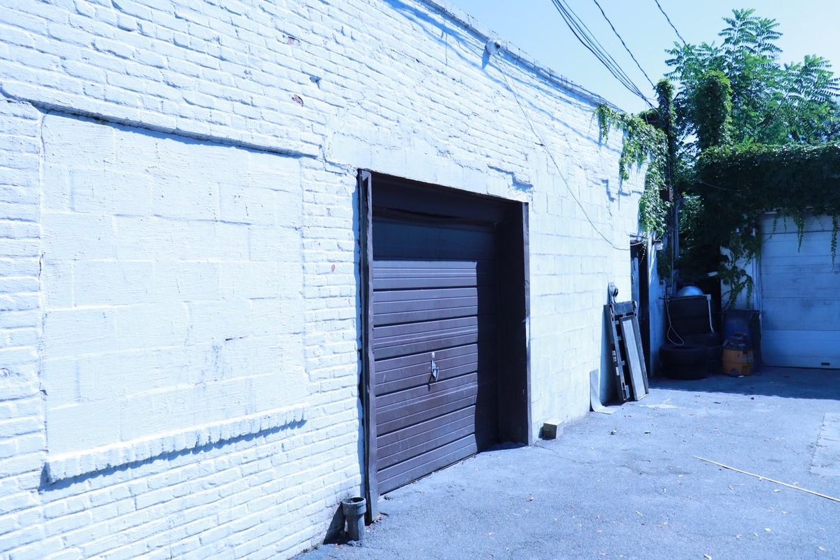 Detached Garage, Exterior