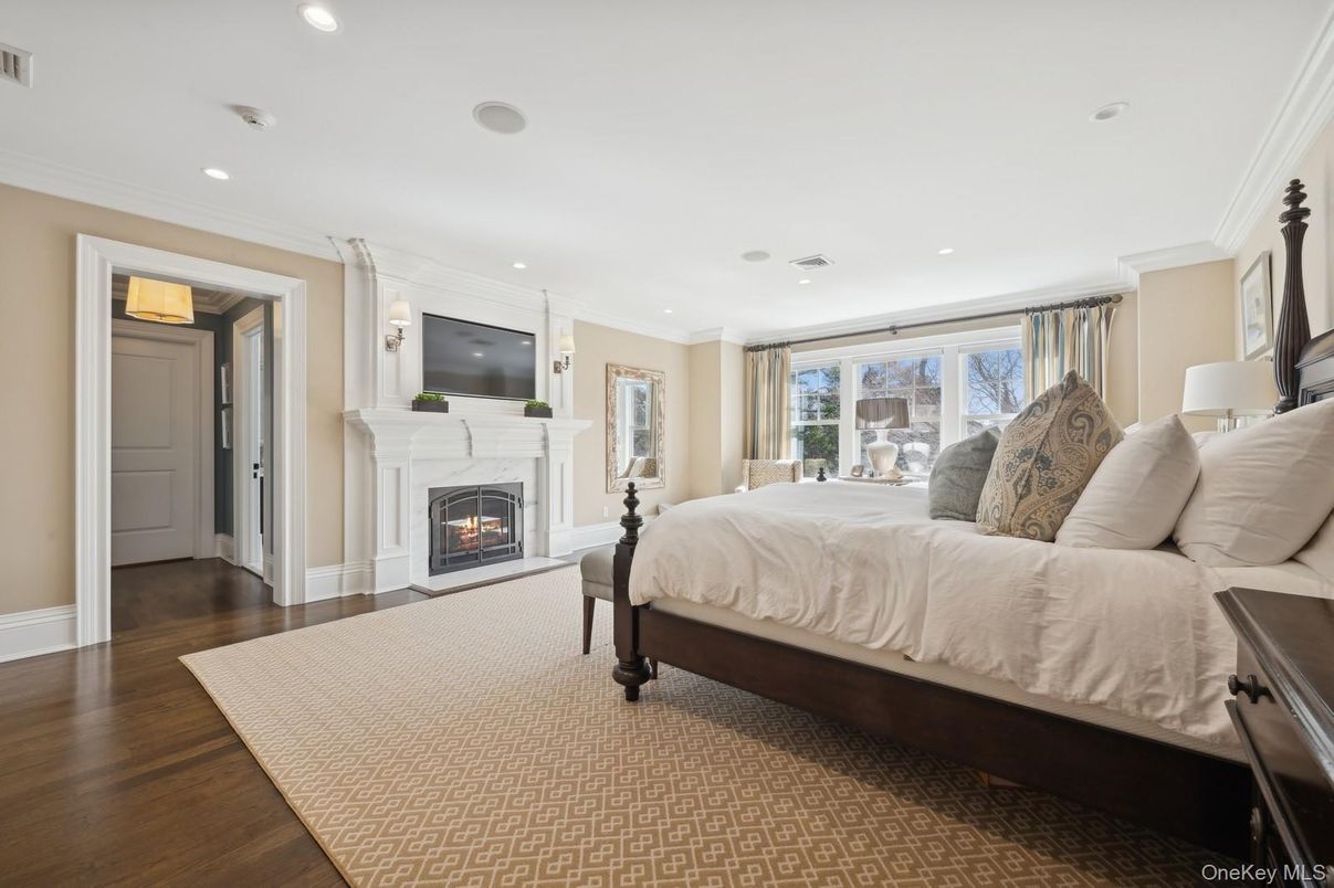 Bedroom, Fireplace, Interior, Recessed Lighting, Wood Texture Flooring