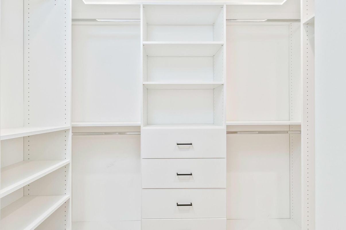 Interior, Walk-in Closets