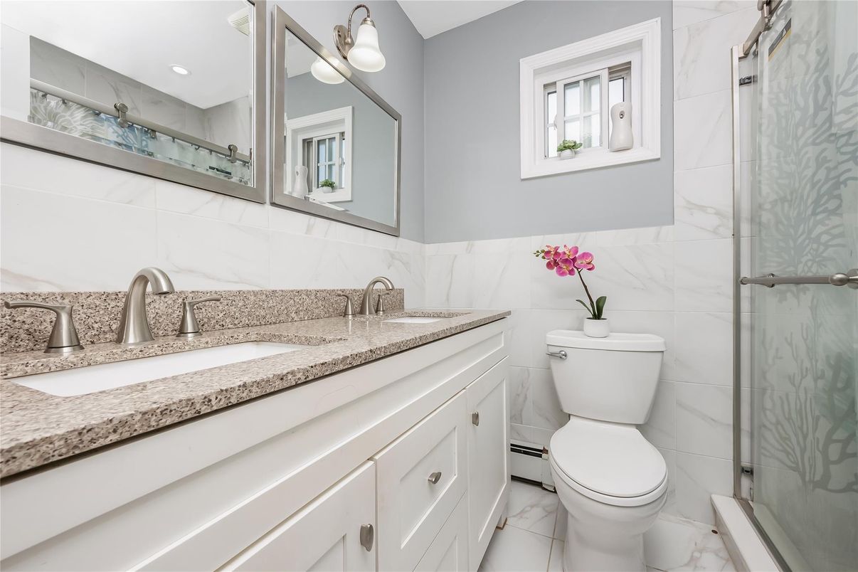 Bathroom, Interior, Marble, Marble Walls, Recessed Lighting