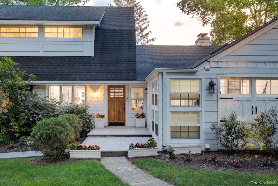 Exterior, Facade, Cape Cod