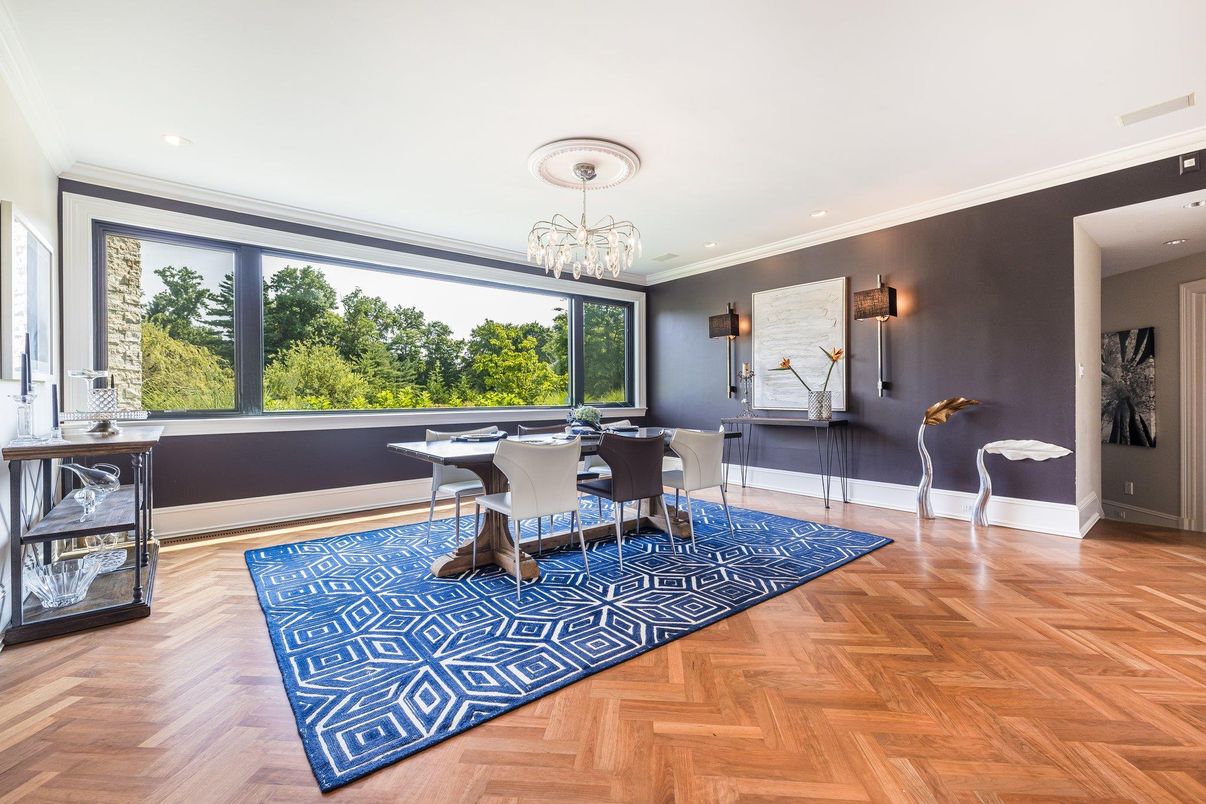 Chandelier, Dining room, Interior, Recessed Lighting, Wood Texture Flooring