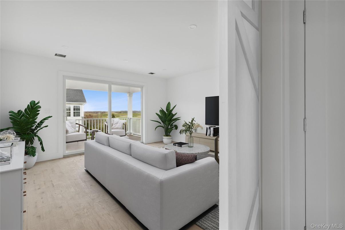 Interior, Living room, Recessed Lighting, Water, Wood Texture Flooring