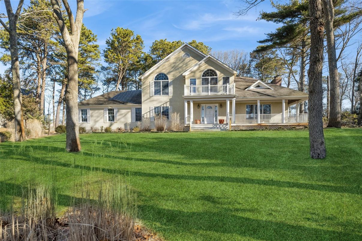 Backyard, Exterior, Facade, Farmhouse