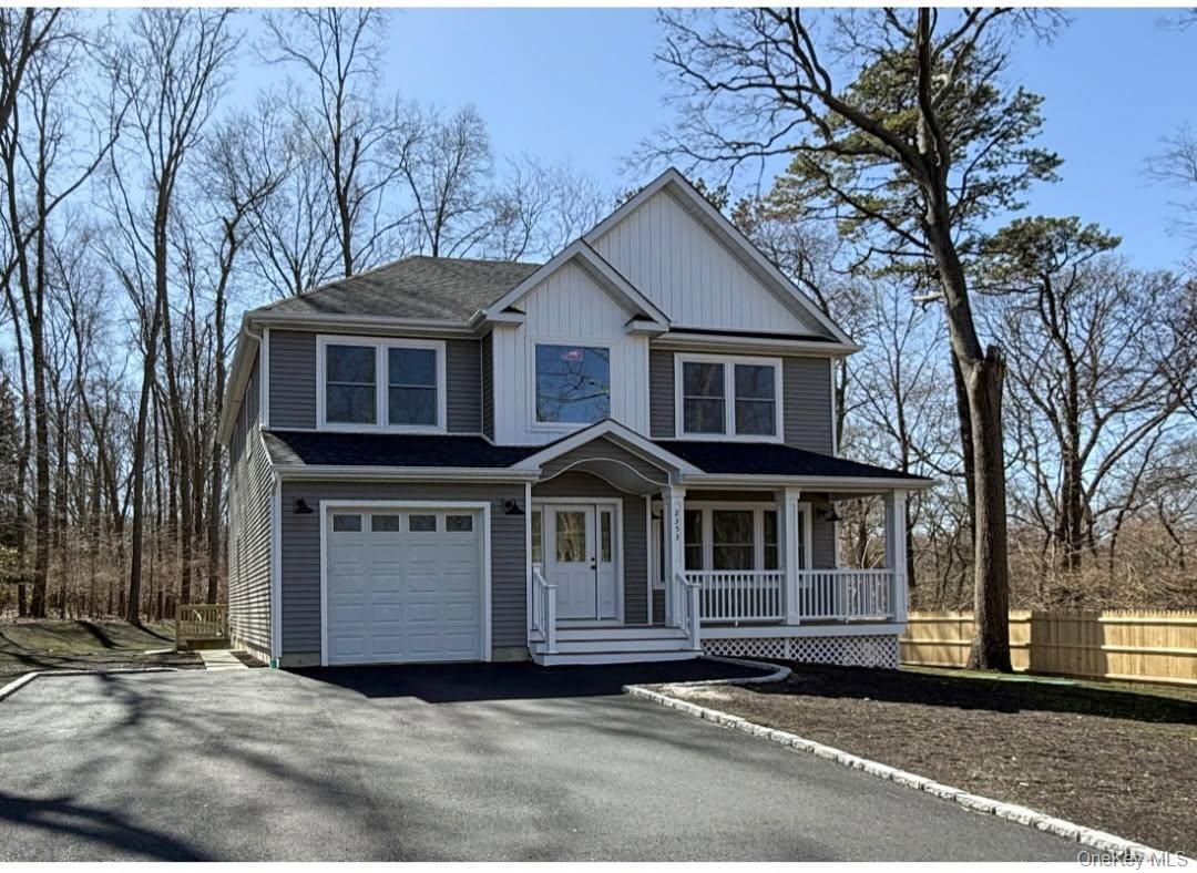 Attached, Exterior, Facade, Farmhouse