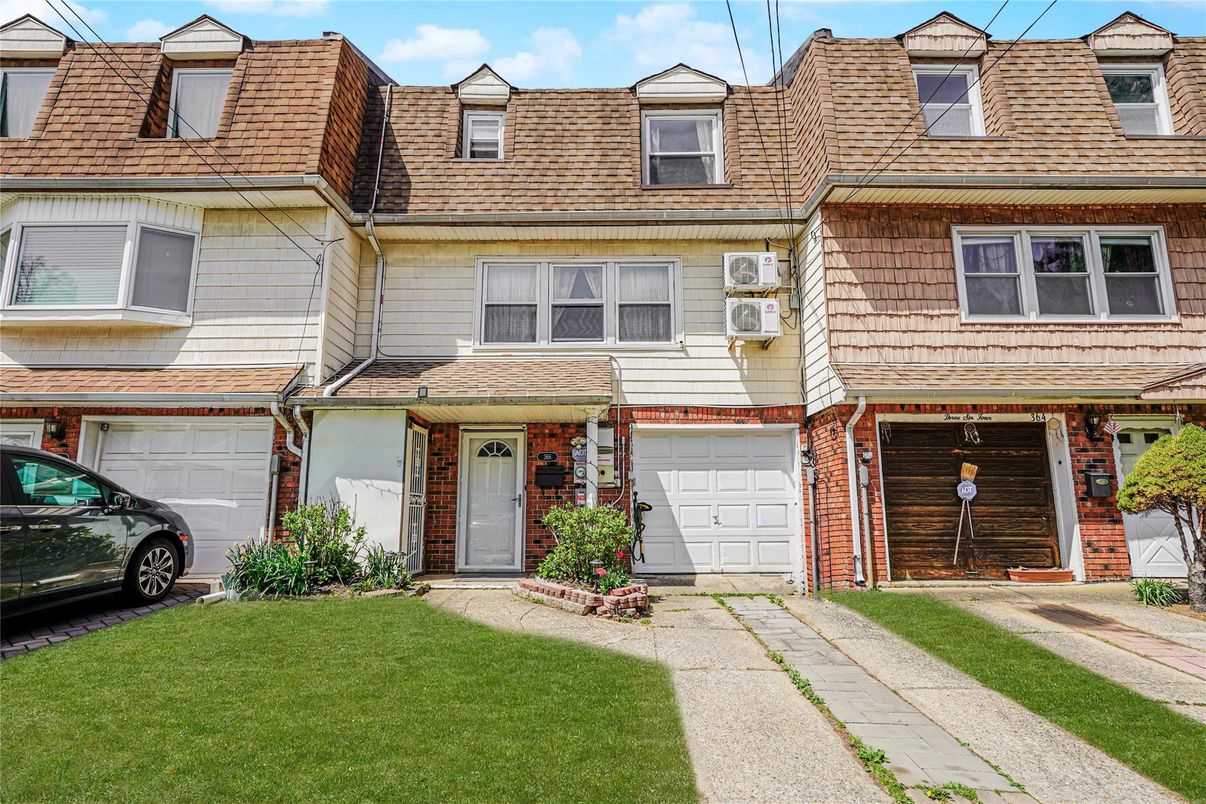 Attached, Exterior, Facade, Brick Facade, Rowhouse