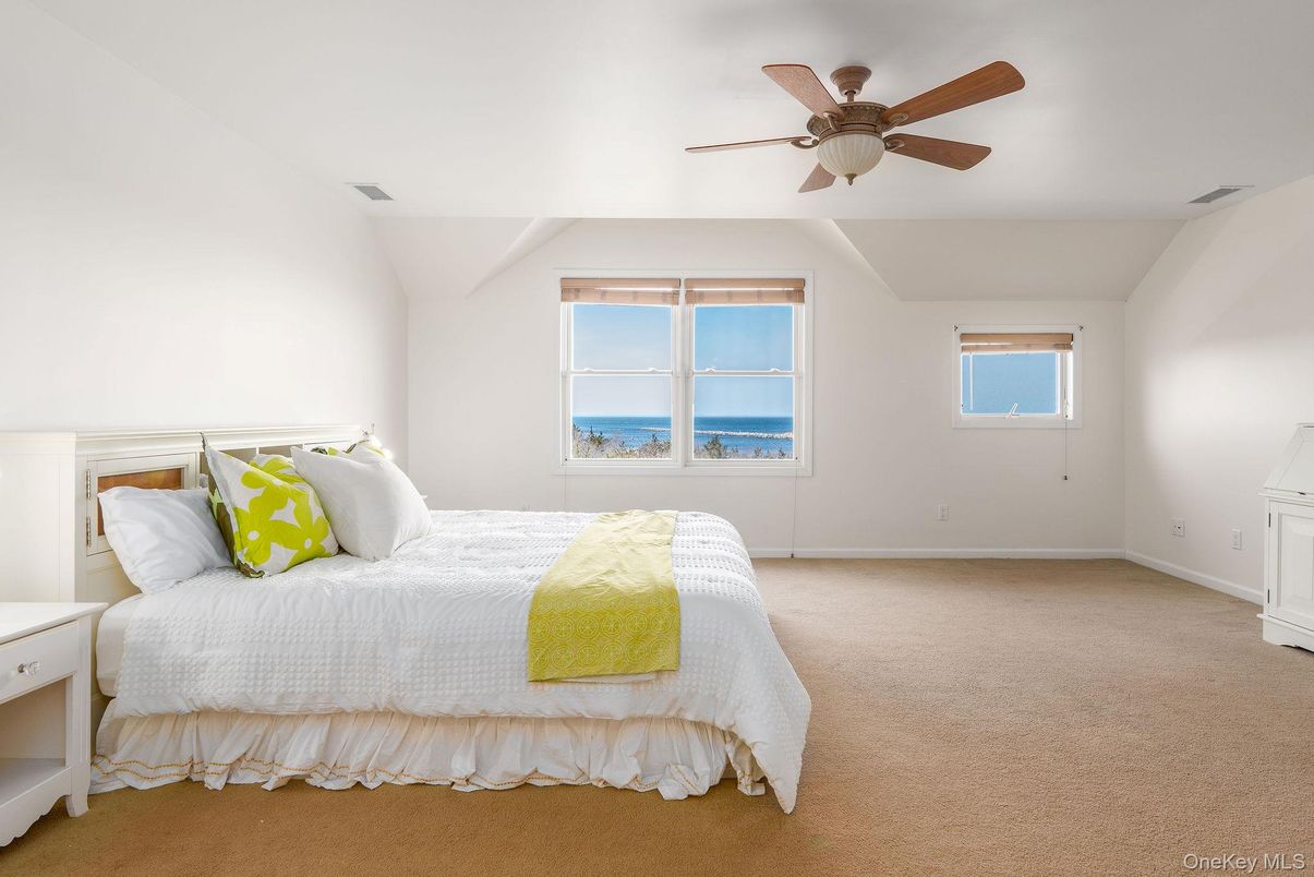 Bedroom, Interior, Water