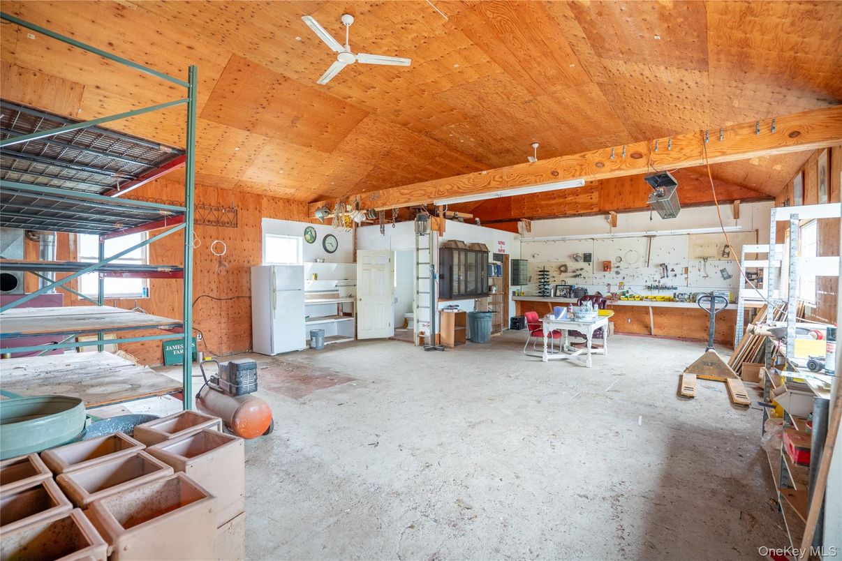 Interior, Washer, Wooden Beams, Wooden Ceilings