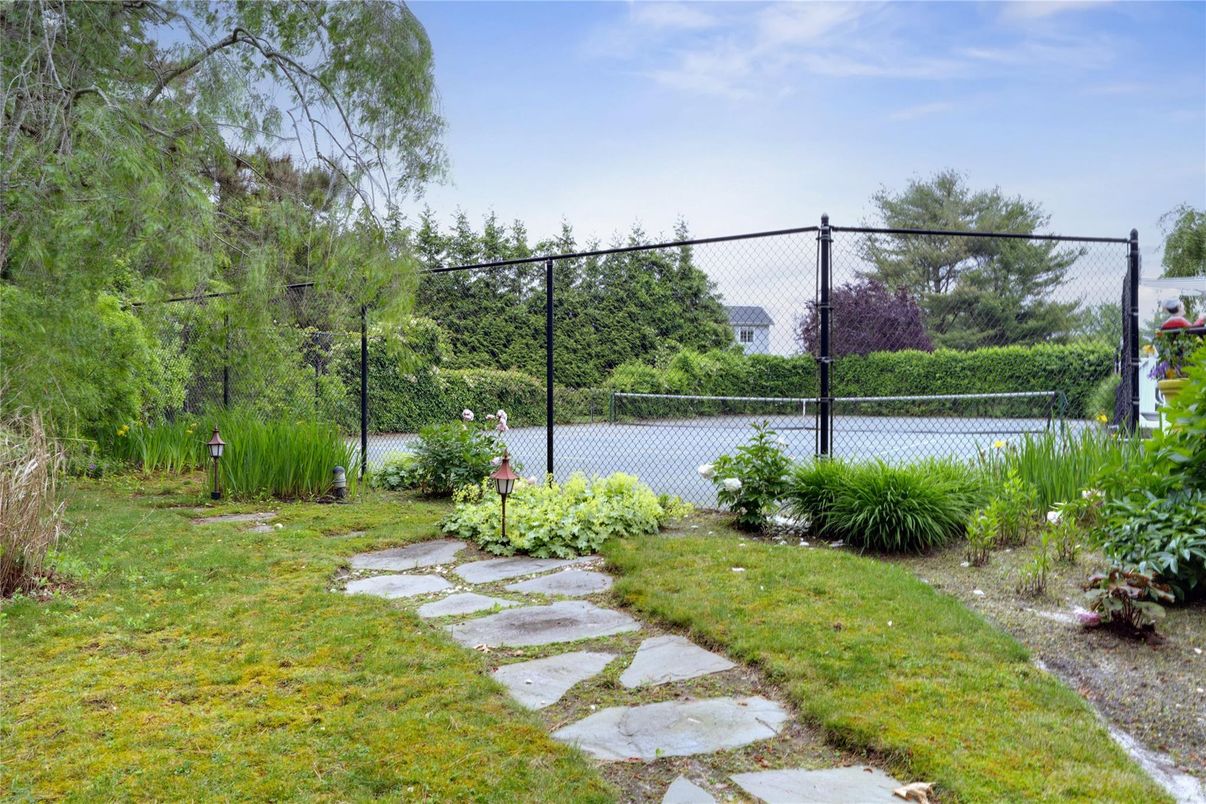 Exterior, Tennis Courts