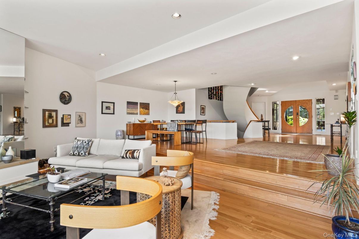 Dining room, Interior, Living room, Pendant Lights, Recessed Lighting, Wood Texture Flooring