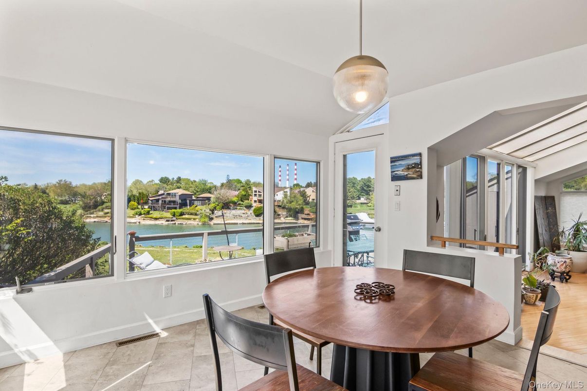 Dining room, Interior, Pendant Lights, Water