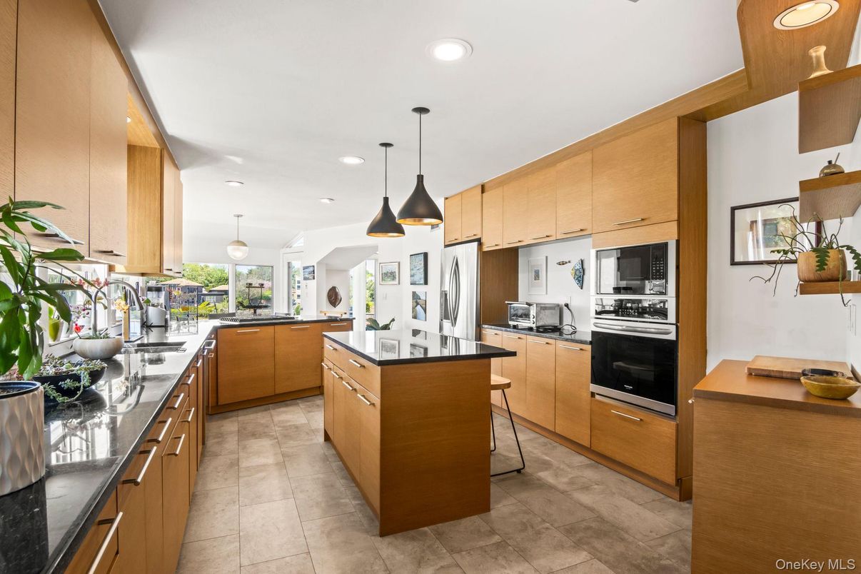 Interior, Kitchen, Pendant Lights, Recessed Lighting, Stainless Steel Appliances