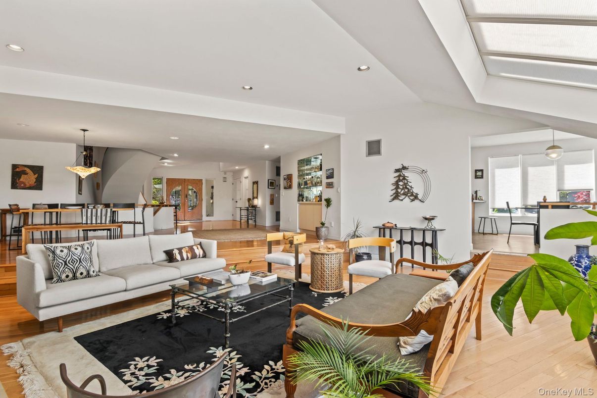 Interior, Living room, Pendant Lights, Recessed Lighting, Wood Texture Flooring