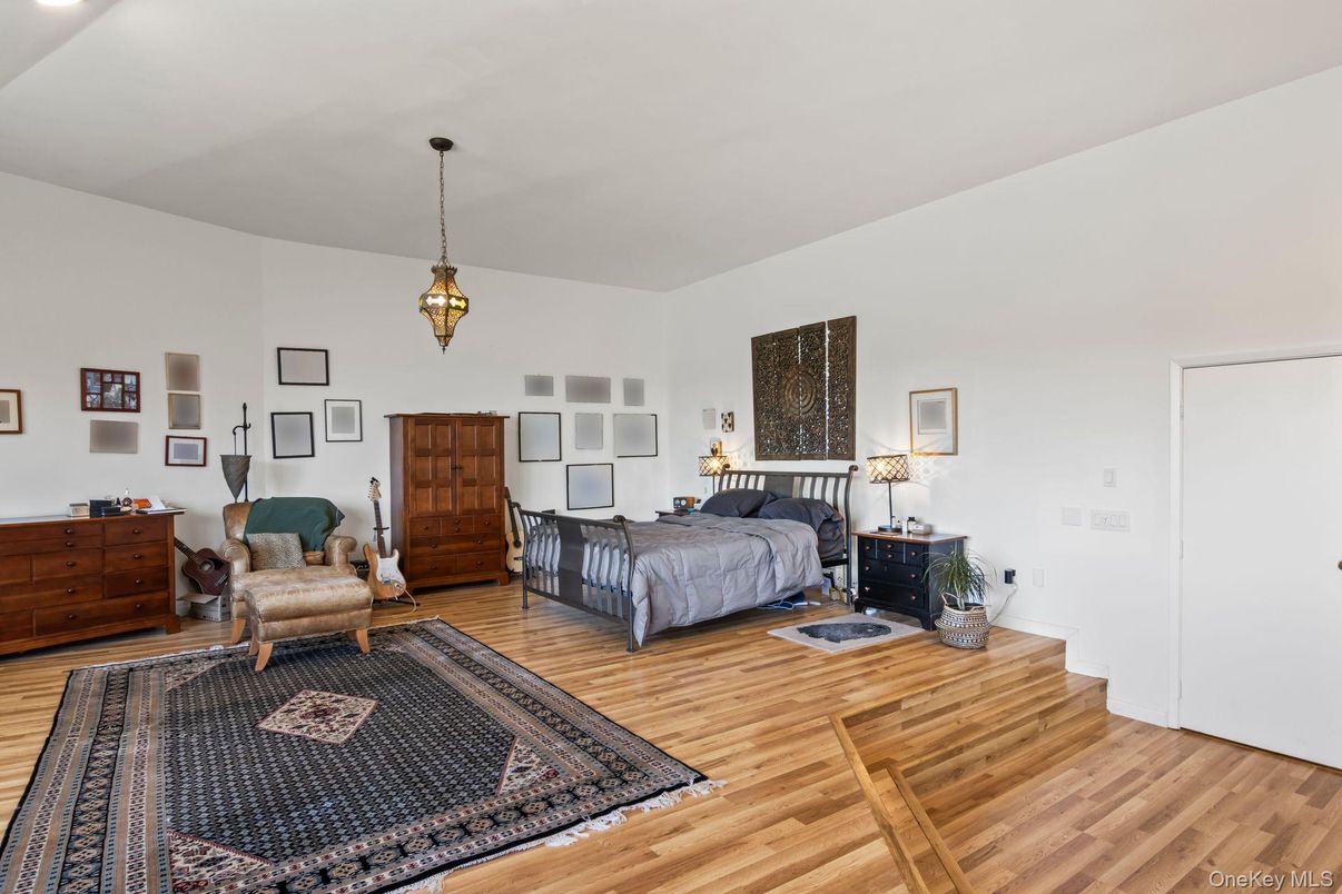 Bedroom, Interior, Pendant Lights, Wood Texture Flooring