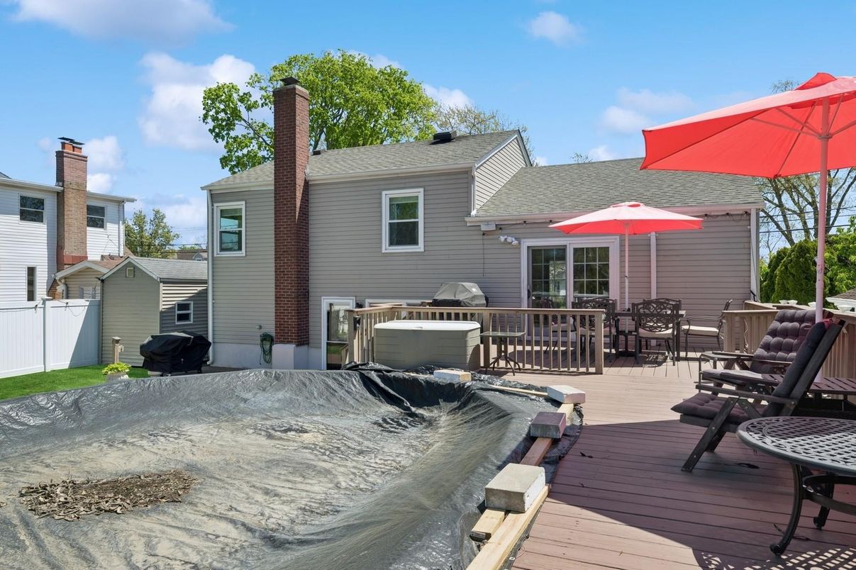 Exterior, Hot Tub