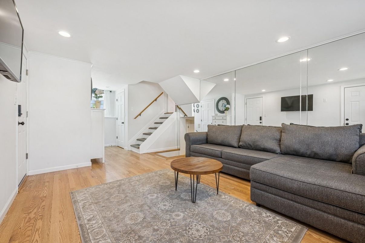 Interior, Living room, Recessed Lighting, Wood Texture Flooring