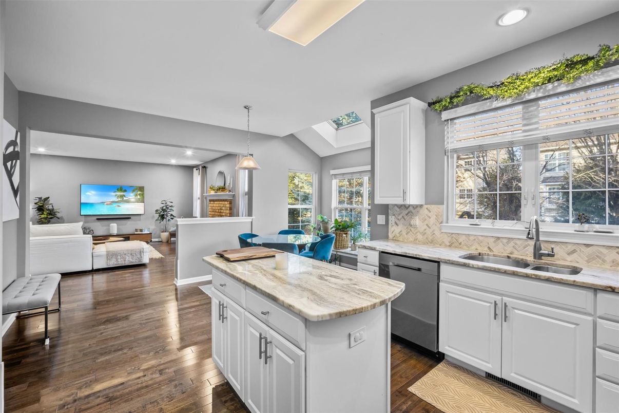Dining room, Interior, Kitchen, Living room, Pendant Lights, Recessed Lighting, Wood Texture Flooring