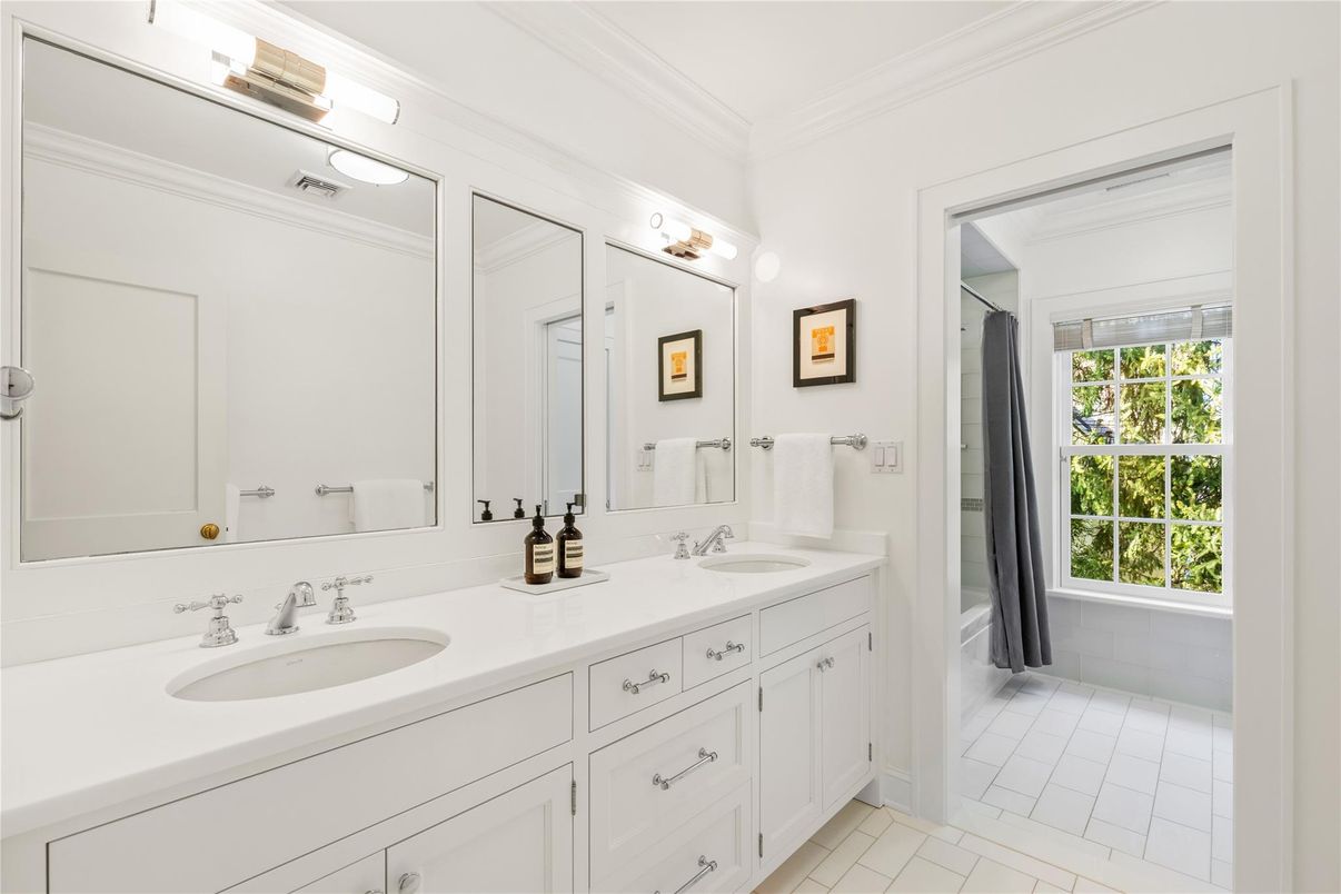 Bathroom, Dual Sink Vanities, Interior