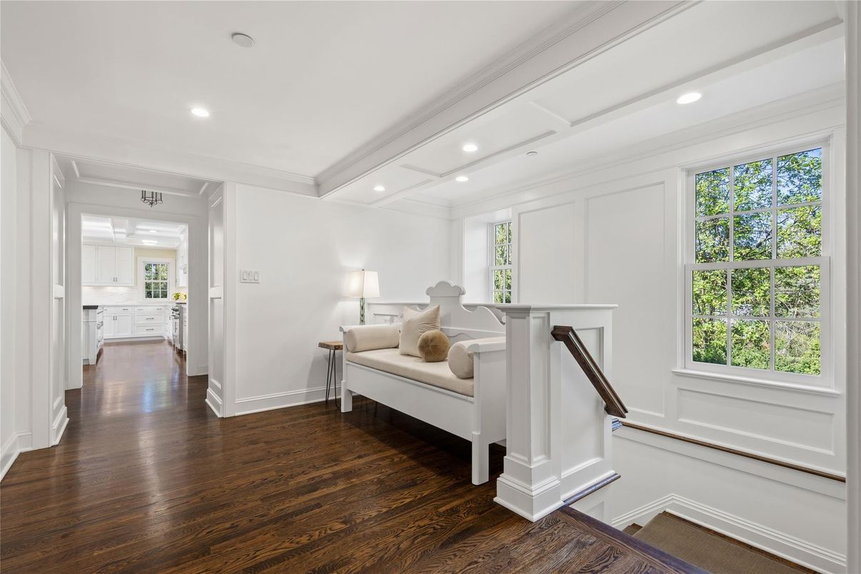 Interior, Recessed Lighting, Wood Texture Flooring