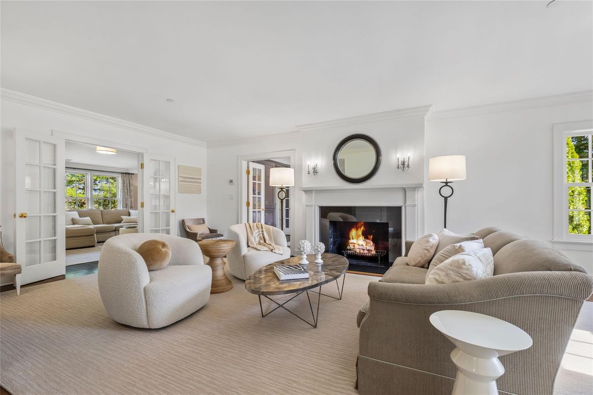 Fireplace, Interior, Living room
