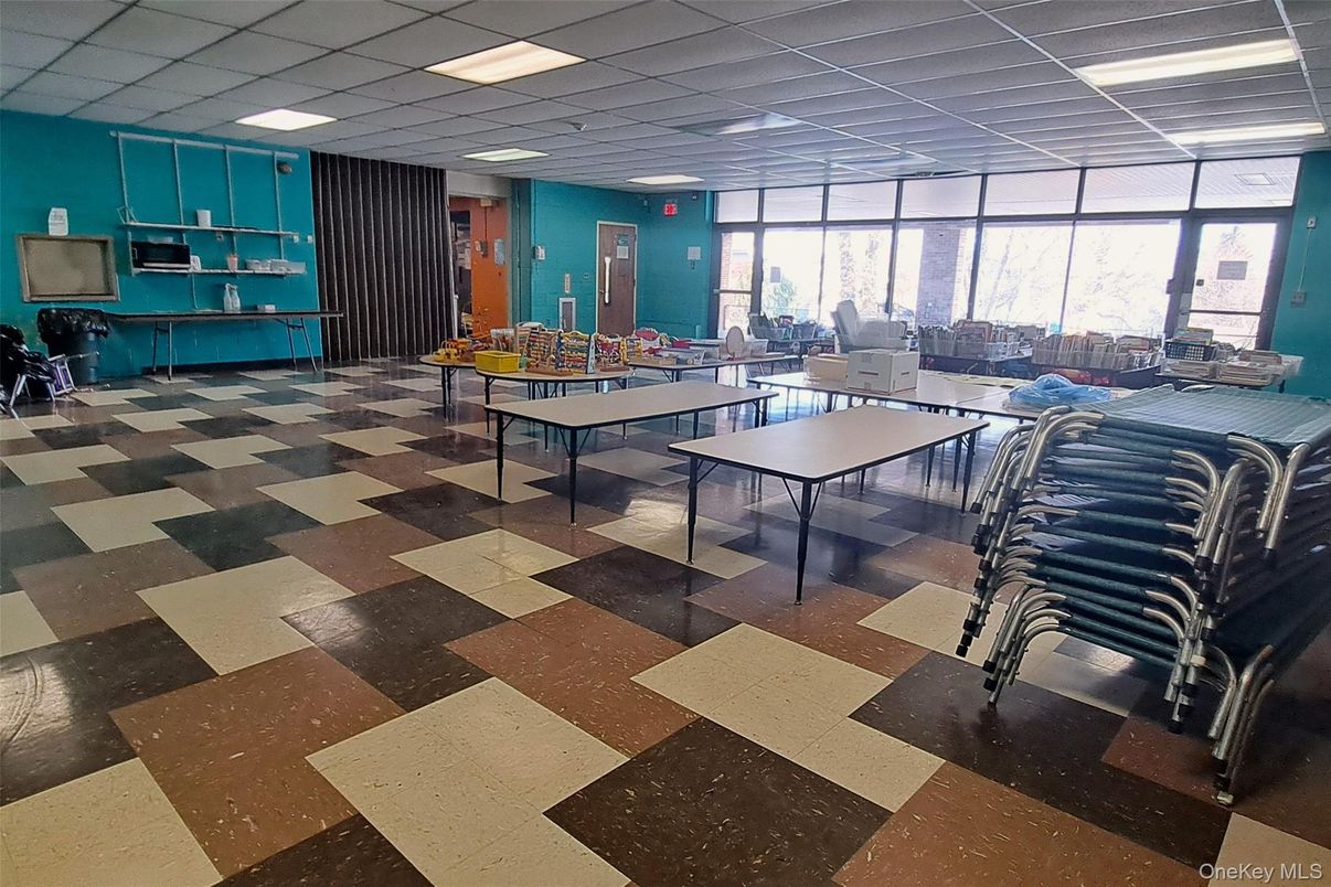 Game Room, Interior, Recessed Lighting