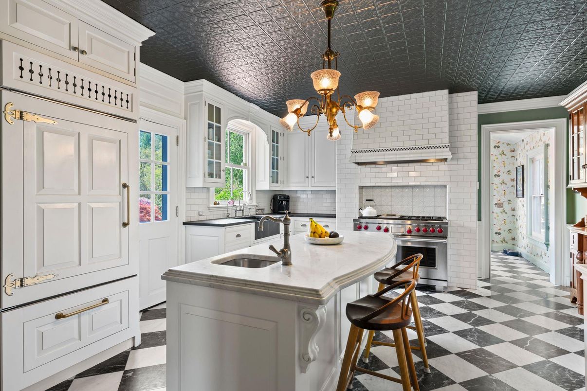 Interior, Kitchen, Pendant Lights, Stainless Steel Appliances