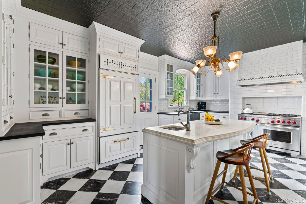 Interior, Kitchen, Pendant Lights, Stainless Steel Appliances