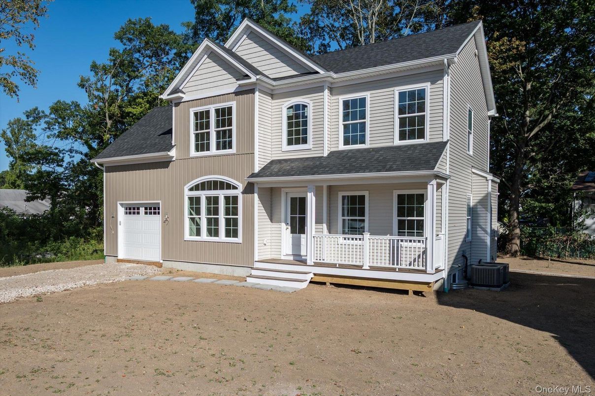 Attached, Exterior, Facade, Farmhouse