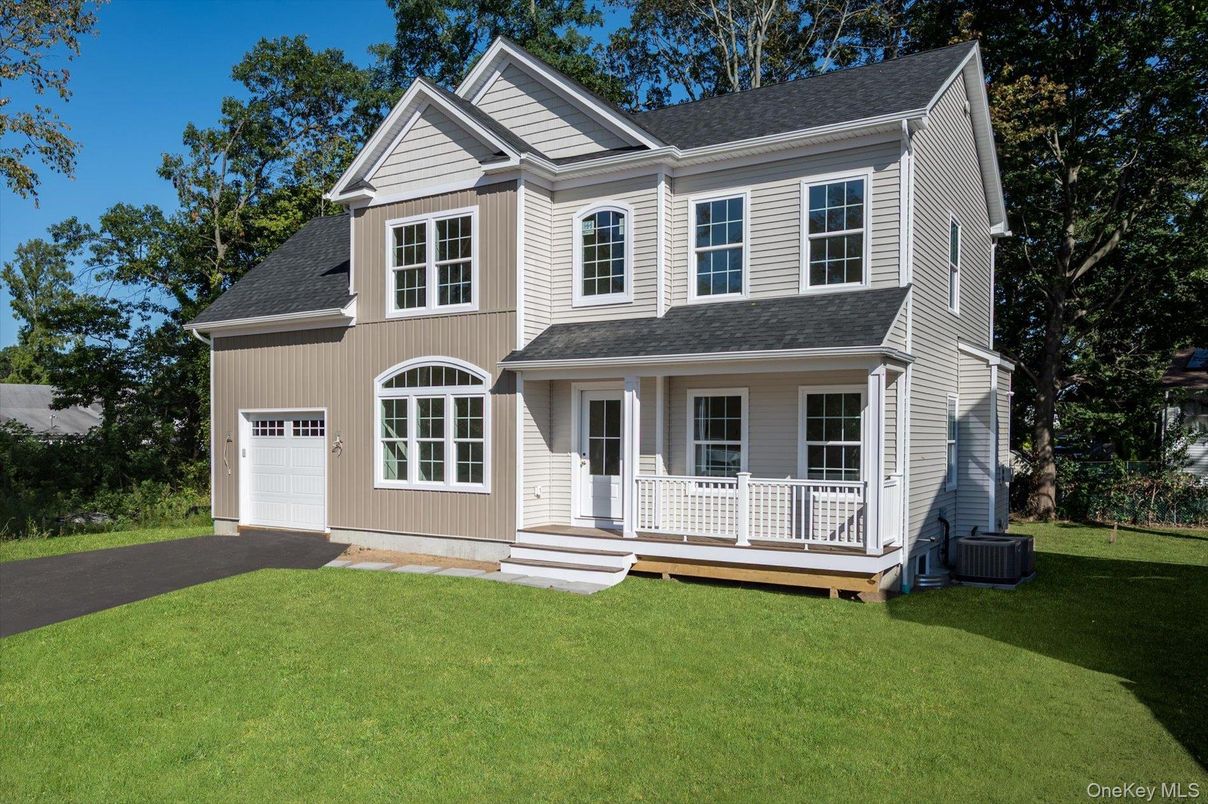 Attached, Exterior, Facade, Farmhouse