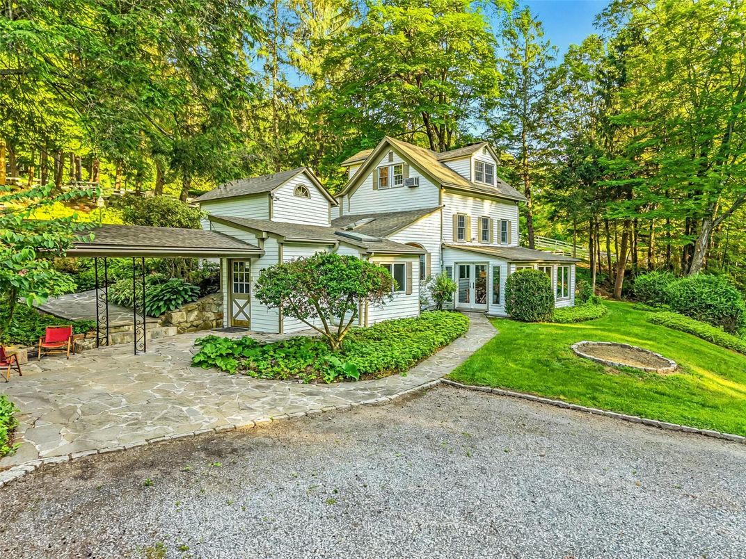 Backyard, Exterior, Facade, Queen Anne Victorian