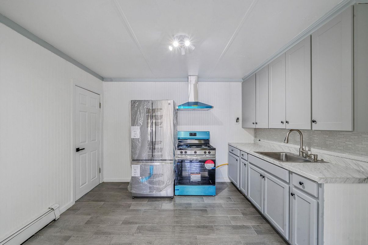Interior, Kitchen, Stainless Steel Appliances, Wood Texture Flooring