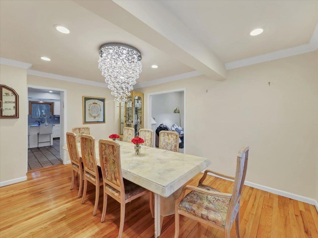 Chandelier, Dining room, Interior, Recessed Lighting, Wood Texture Flooring