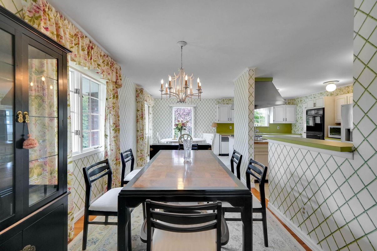 Chandelier, Dining room, Interior, Kitchen, Wood Texture Flooring