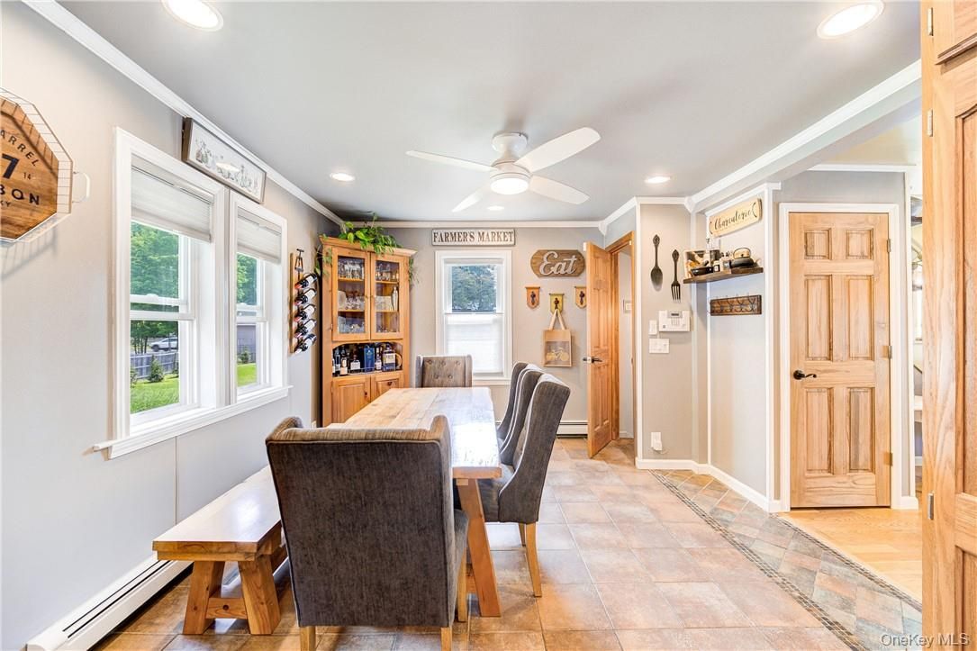 Dining room, Interior, Recessed Lighting