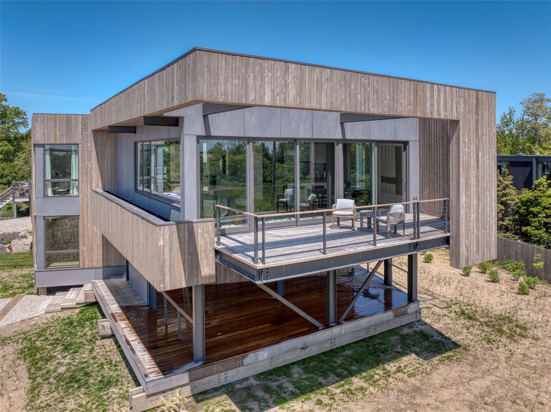 Backyard, Exterior, Facade, Modern