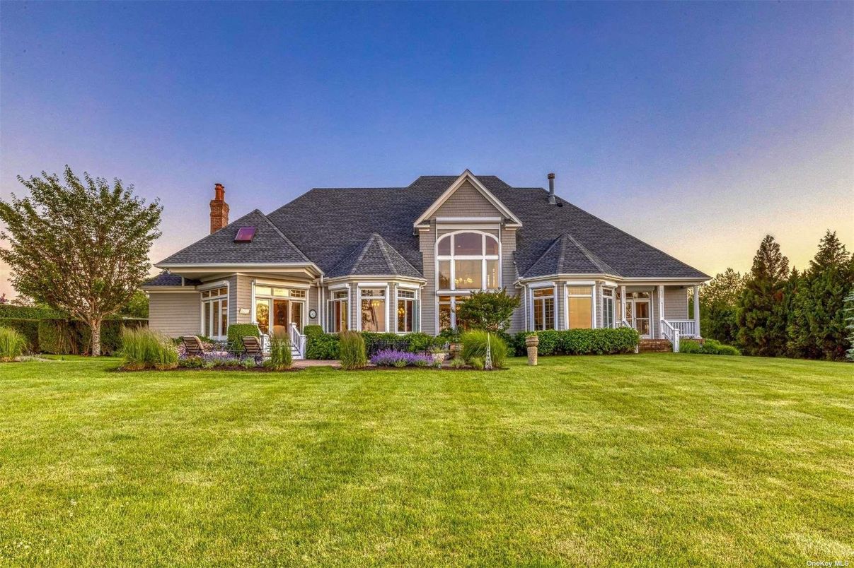 Backyard, Exterior, Facade, French Provincial