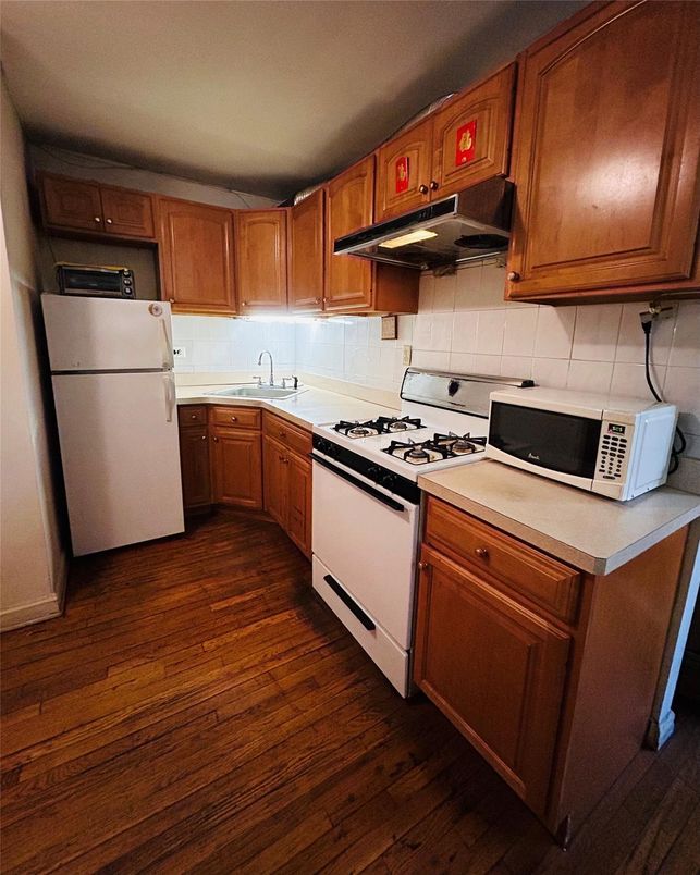 Interior, Kitchen, Wood Texture Flooring