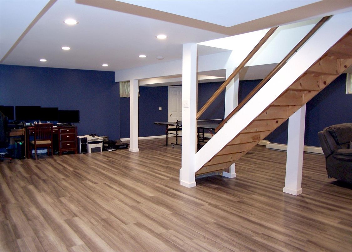 Interior, Recessed Lighting, Wood Texture Flooring