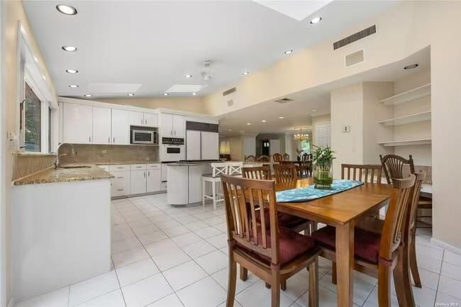 Dining room, Interior, Kitchen, Recessed Lighting, Stainless Steel Appliances