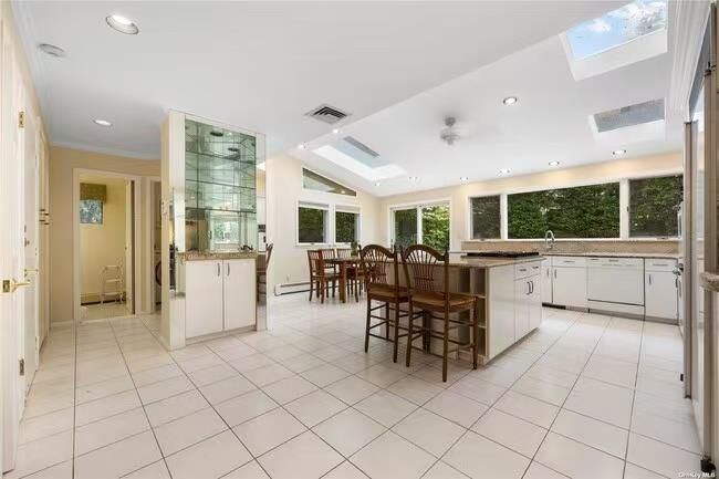 Dining room, Interior, Kitchen, Recessed Lighting
