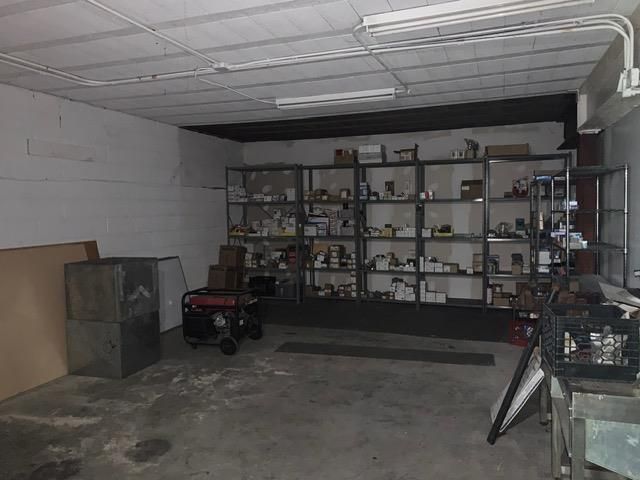Garage, Interior