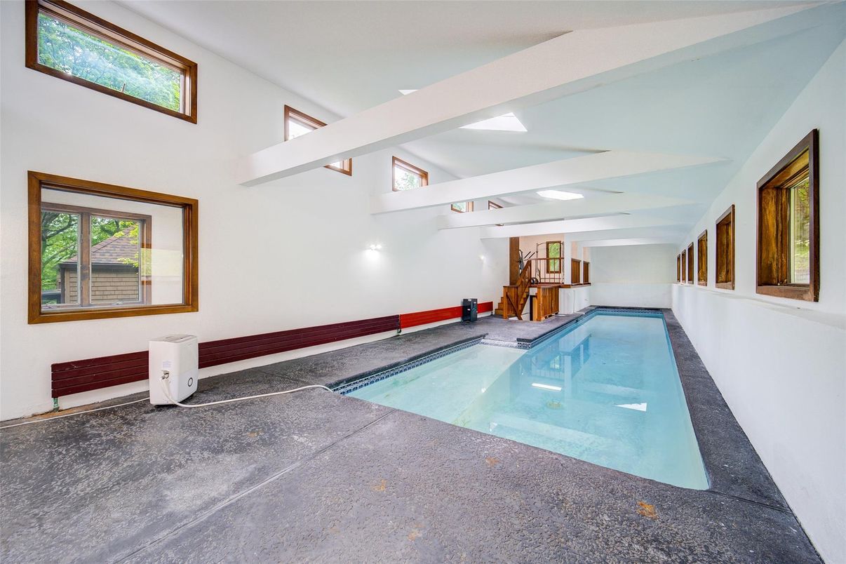 Interior, Pool, Recessed Lighting