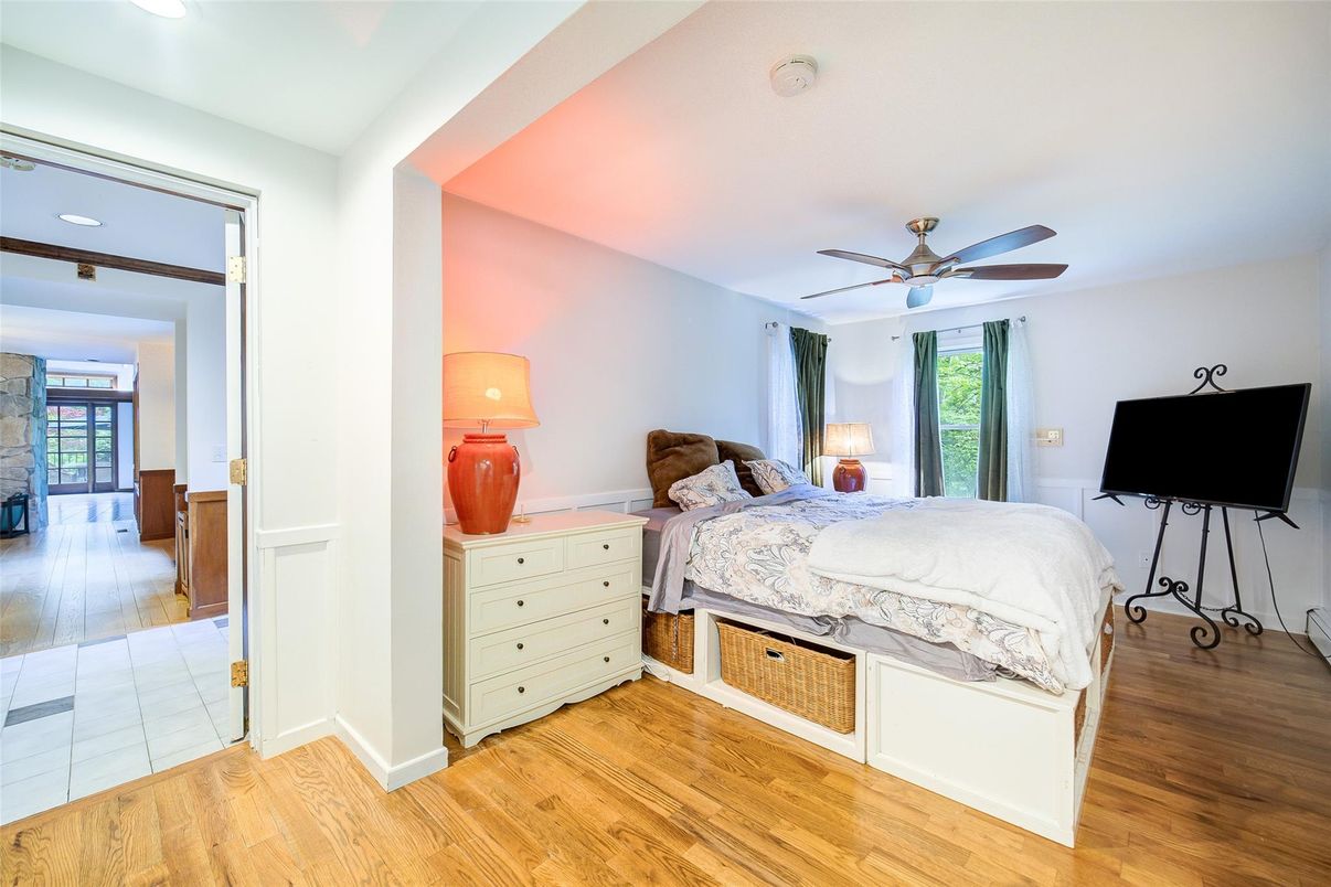 Bedroom, Interior, Recessed Lighting, Wood Texture Flooring