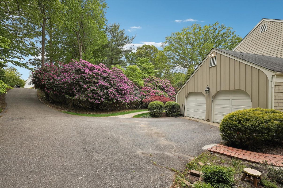 Detached Garage, Exterior