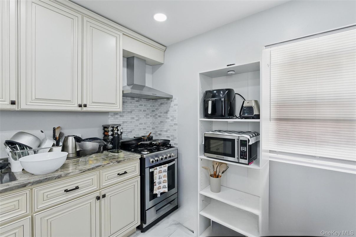 Interior, Kitchen, Marble, Recessed Lighting