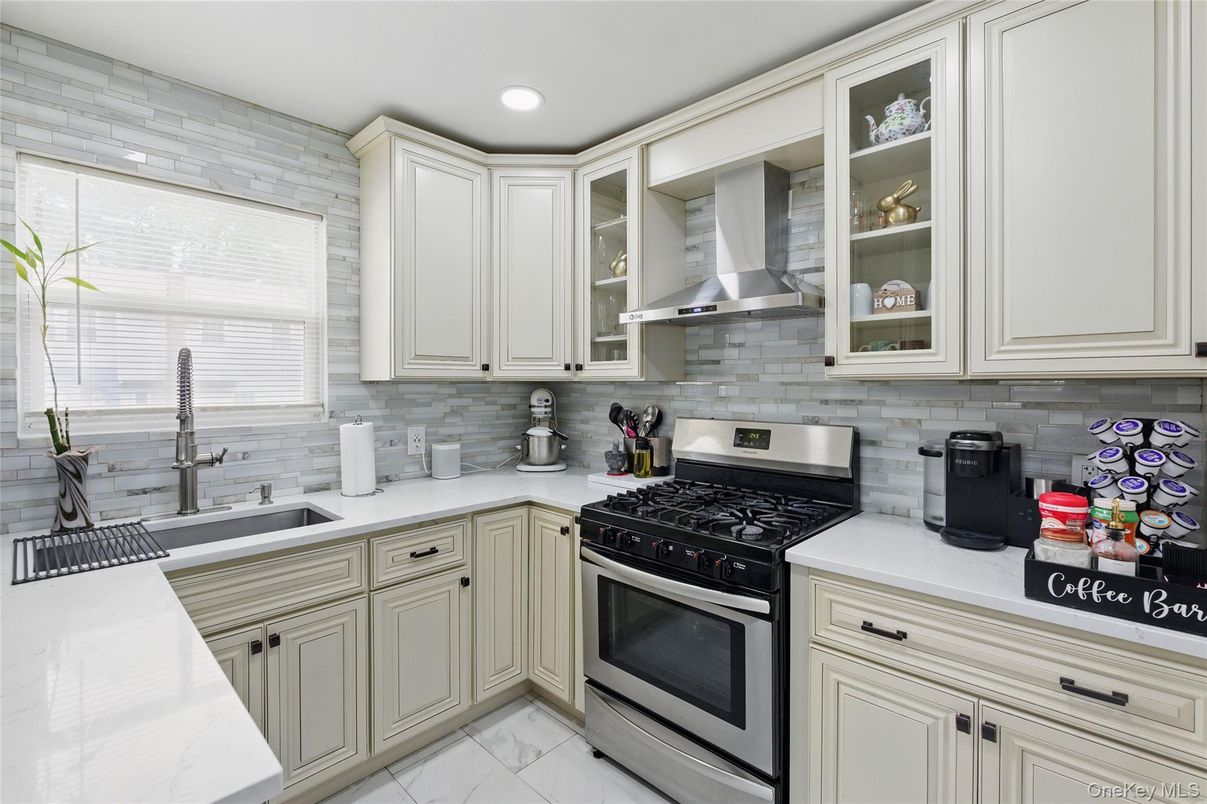 Interior, Kitchen, Marble, Recessed Lighting, Stainless Steel Appliances