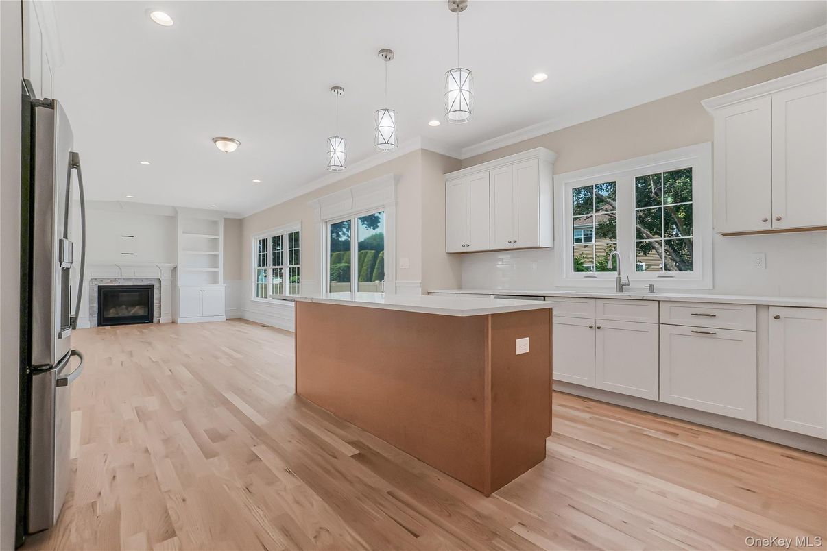 Fireplace, Interior, Kitchen, Pendant Lights, Recessed Lighting, Wood Texture Flooring