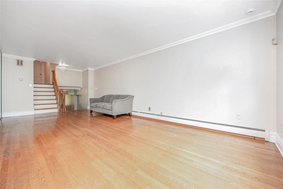 Chandelier, Empty room, Interior, Wood Texture Flooring