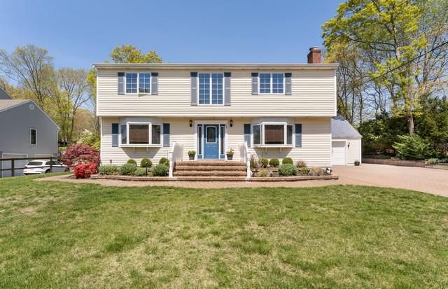 Attached, Backyard, Exterior, Facade, Georgian